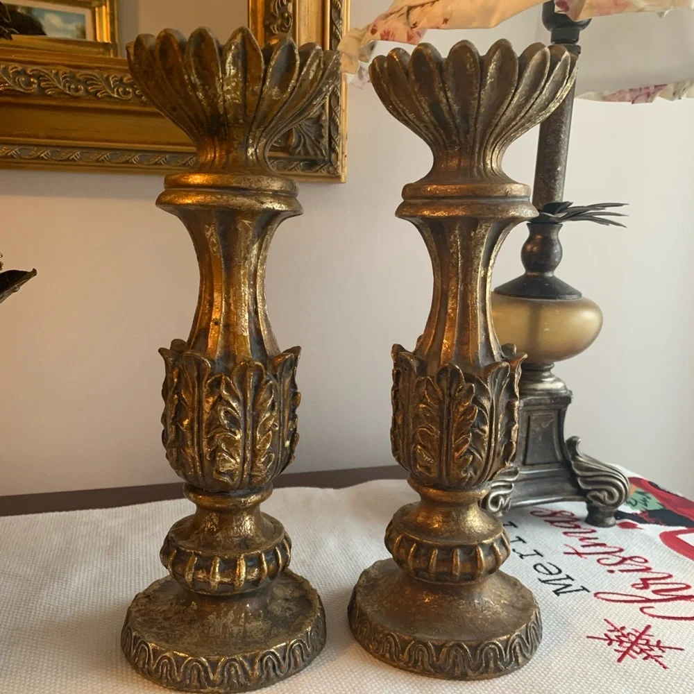 N/A gold candle